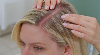 Suchá pokožka hlavy - hlavní příčiny a účinná řešení