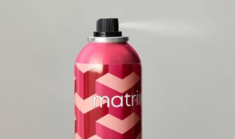 Jak si vybrat ze spousty laků na vlasy ten ideální?