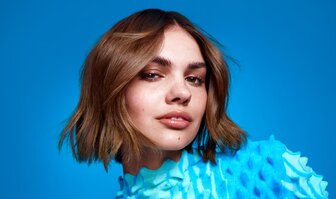 Jak nosit polodlouhé vlasy, aby vždy vypadaly skvěle?