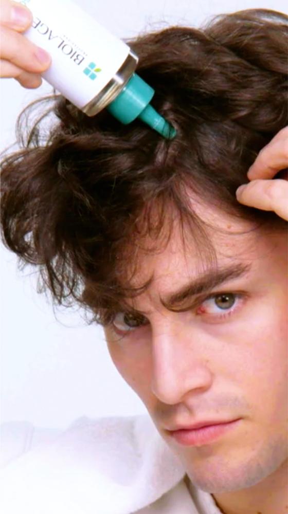 Šampon proti lupům ve vlasech