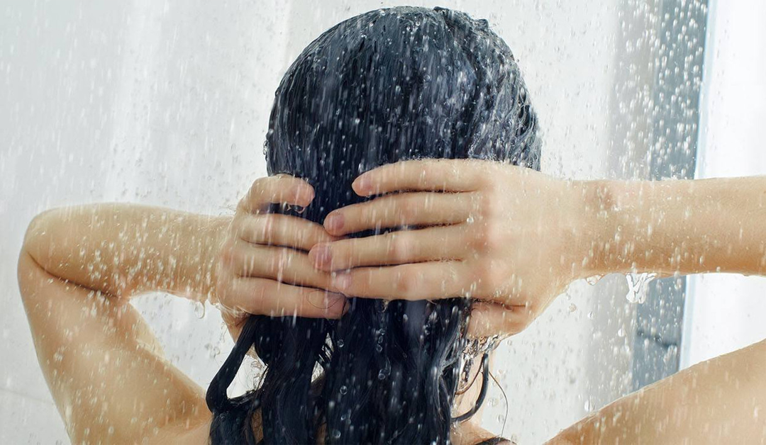 Mytí vlasů